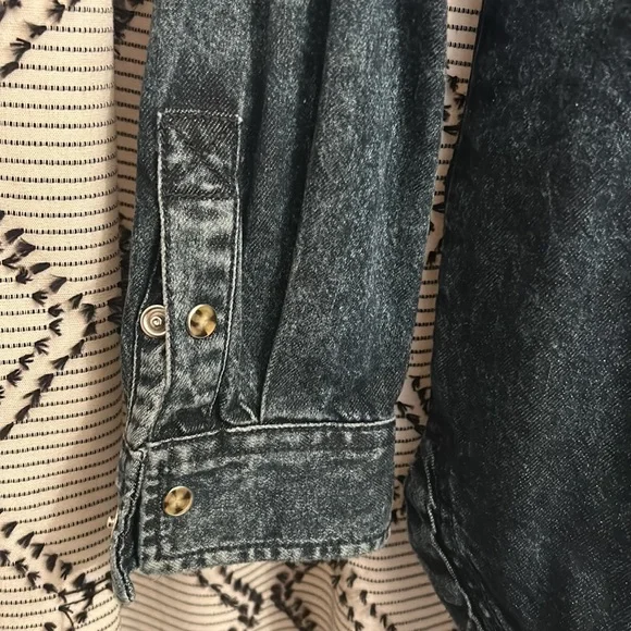 EUC American Eagle Denim Shacket - Picture 4 of 5